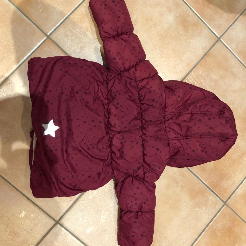 Winterjacke für Mädchen, Größe 74
Marke Topomini
Selten benutzt, sehr guter Zustand,
kein Defekt
Privatverkauf ohne Gewährleistung