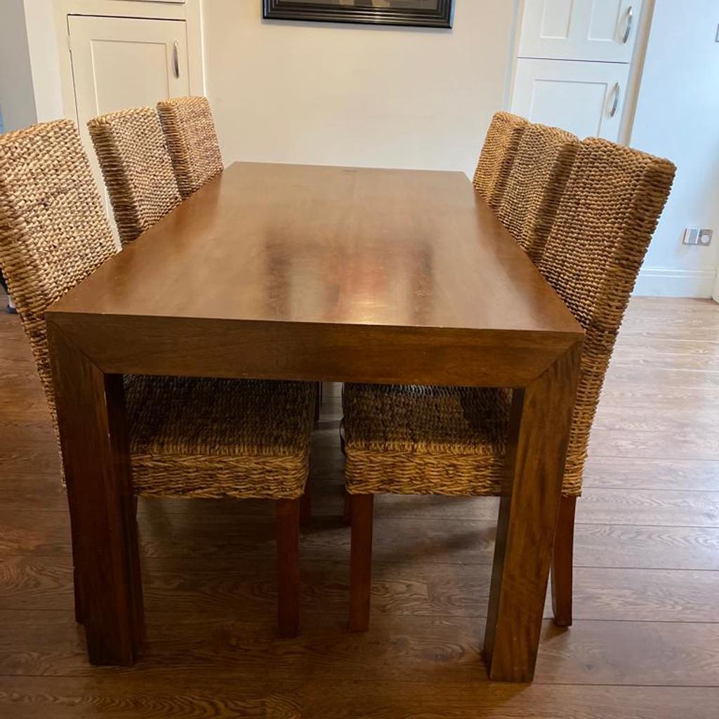 NEXT solid wood table and rattan chairs in L35 Knowsley für £ 100,00