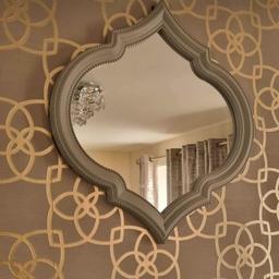 Quatrefoil wall mirror

Height: 56cm

Width: 51cm

Depth: 2.5cm