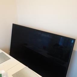 perfect working order crystal clear picture, buttons at the side no remote but can use now tv or sky remote. fully working order
