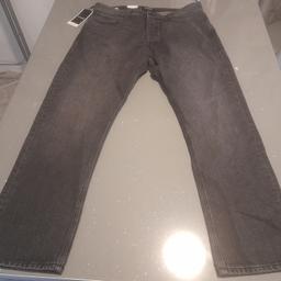 Men's Charcoal Grey Jack & Jones Loose Chris Jeans 

New with tags

Measurements 
Waist 36
Length 32