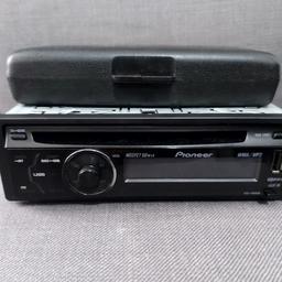 Pioneer head unit in good condition fully functional with USB mp3 play back port and 1 rca output.