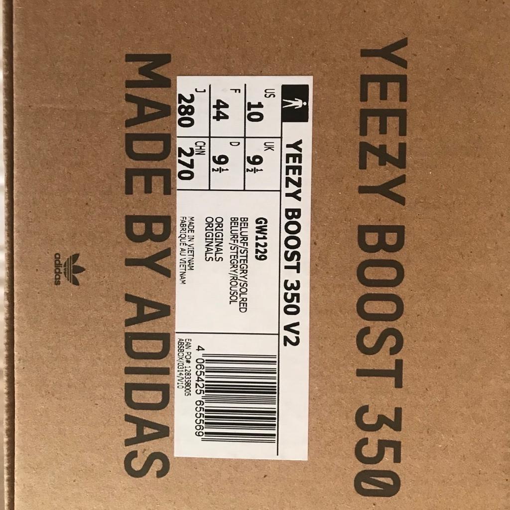 Komplett neue, ungetragene Yeezys in der Größe EU 44 (siehe Bild) mit Karton und Etikett. Gerne auch per Abholung.