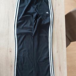 Adidas Jogginghose für Mädchen in schwarz
Größe 164