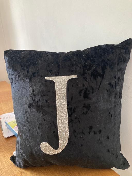 Buy & Sell Barking and Dagenham Dagenham - Barking and Dagenham - Photos for Handmade velvet J cushion