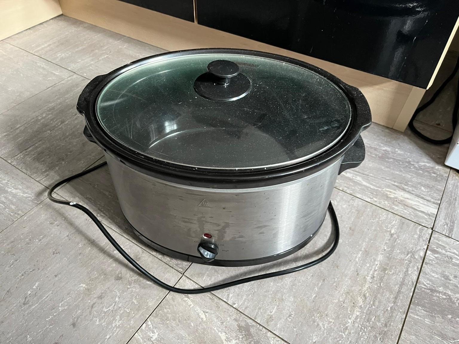 Extra large slow cooker in ST4 Blurton for £10.00 for sale | Shpock