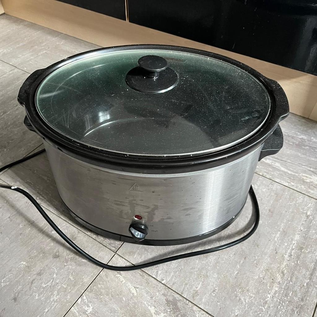 Extra large slow cooker in ST4 Blurton for £10.00 for sale | Shpock