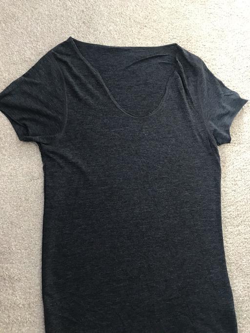 Buy & Sell West Midlands Sandwell - Photos for Men’s v-neck T-shirt