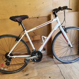 Hi specialized vita with 700c alloy quick-release wheels back one is buckled can buy a new back wheels rim 24 shimano altus gears some work v brakes 19inch alloy frame quick easy fix nice bike was very expensive when new if add is live its still available thanks.