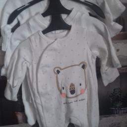 THIS IS FOR A BUNDLE OF BRAND NEW ITEMS

3 X BRAND NEW - PLAIN WHITE SLEEPSUITS
1 X WHITE SLEEPSUIT WITH BEAR THEME - WASHED BUT NEVER WORN

PLEASE SEE PHOTO
