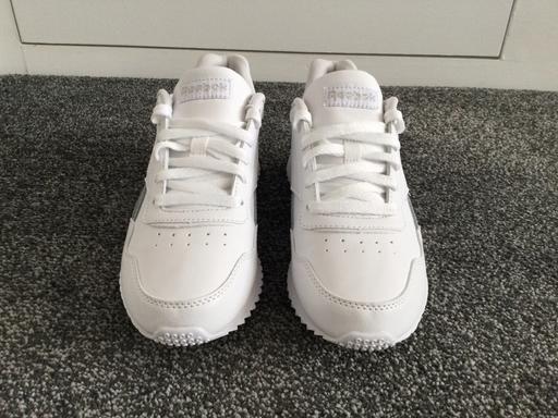 Buy & Sell South West London Streatham Common - South West London - Photos for WOMAN'S REEBOK TRAINERS WHITE/SILVER UK5