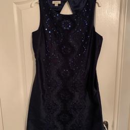Monsoon dress
Size 10
Navy
Sequinned
Excellent condition as only worn once