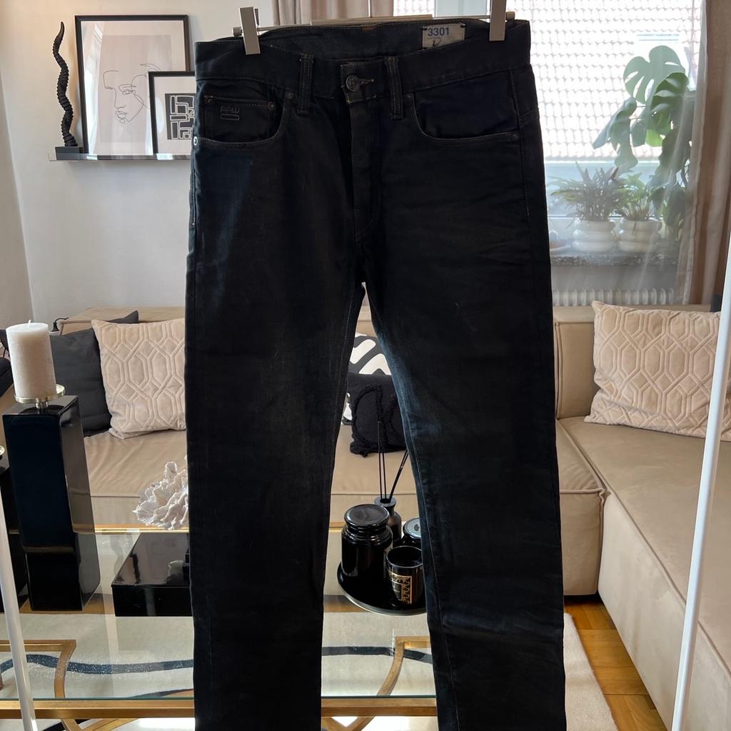 G-Star Jeans Model Nr 3301

Gr W31 L34 Straight leg (gerade Geschnitten)

Zustand sehr gut

Np 109,99€

Versand möglich muss aber vom Käufer selbst übernommen werden