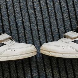 Sneakers Marke Adidas Gr. 31
Gebraucht aber in sehr guten Zustand
Tierfreier Nichtraucherhaushalt
Abzuholen in Oberhofen am Irrsee, Mondsee oder Salzburg Maxglan
Versand mit Vorrauszahlung plus Versandkosten möglich