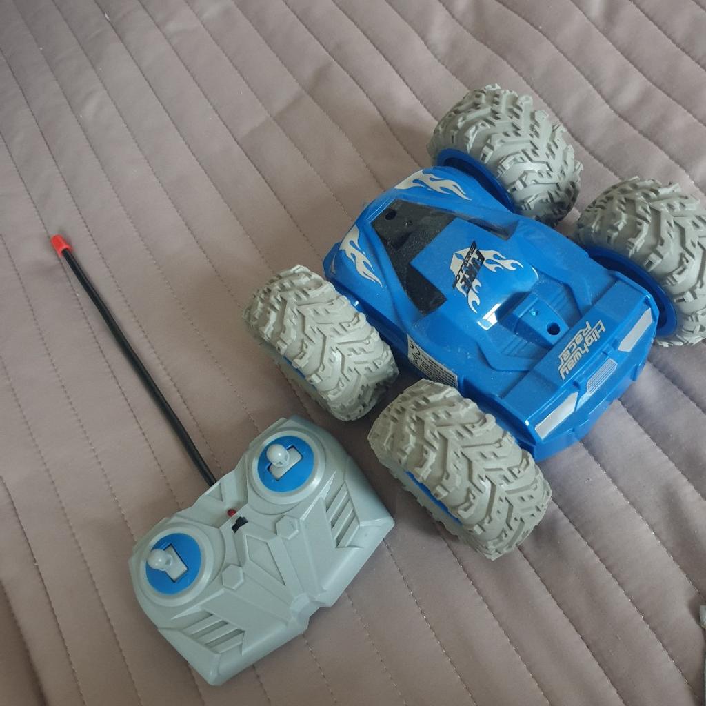 battery powered remote controlled car vehicle in BL1 Bolton for £10.00