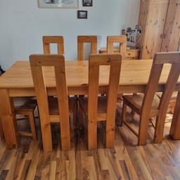 Tisch inklusive 8 Stühle