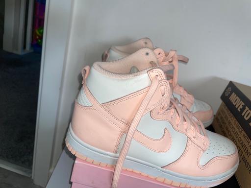 Buy & Sell West Midlands Sandwell - Photos for Nike dunk crimson trainers