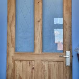 Interior door with minimal signs of wear and tear

Approx height 196cm width 76cm

Collection only