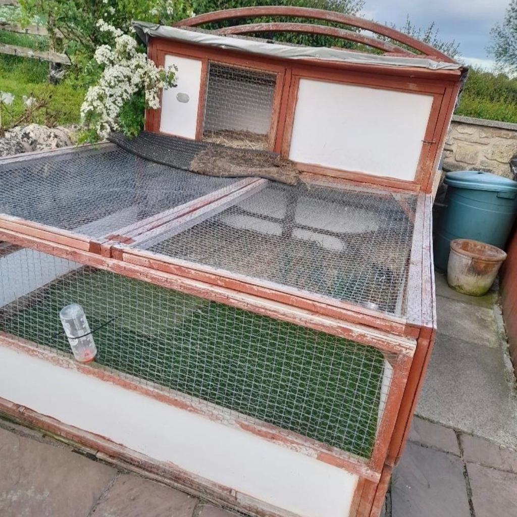 Large rabbit hutch and run in S66 Rotherham für £ 30,00 zum Verkauf
