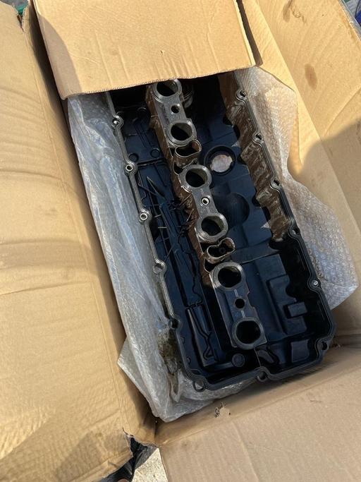 Vehicles East London Walthamstow - East London - Photos for BMW N52B30A Engine valve cover