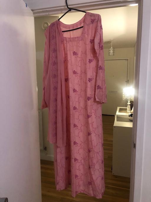 Buy & Sell East London Whitechapel - East London - Photos for Gorgeous pink long dress with scarf