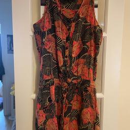 Patterned all in one (orange, black & gold/beige)
Excellent condition
Size
Cash and collection only