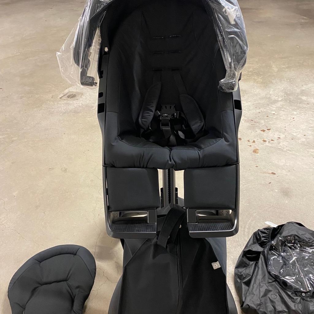Kindersportsitz Neu verpackt, Babywanne im sehr guten Zustand, Gebrauchsheft, Regenschutz und 2 Babywannenmatratzenüberzüge