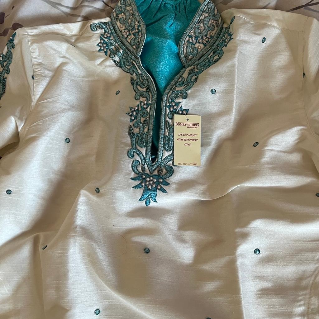 Brand new never worn as unable to attend wedding ! Chest size 40 Would fit medium build bloke 5 feet 9 inches tall with brand new Asian mens shoes size 9
Collection from near Halifax town centre