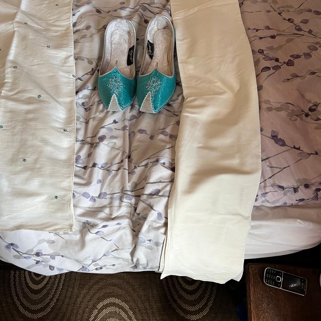Brand new never worn as unable to attend wedding ! Chest size 40 Would fit medium build bloke 5 feet 9 inches tall with brand new Asian mens shoes size 9
Collection from near Halifax town centre