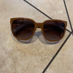 Original and genuine emporio armani sunglasses 
Immaculate condition 
Unisex 
Pet and smoke free house