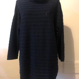 69% Polyester
22% Cotton
9% Viscose

Collection Waterloo, Liverpool or postage via evri and payment via Shpock, bank transfer or PayPal friend and family.
Offers, Combined postage and bundles accepted.
Please view other items.
Having a huge clearout.
Thanks for looking xx

(O2)