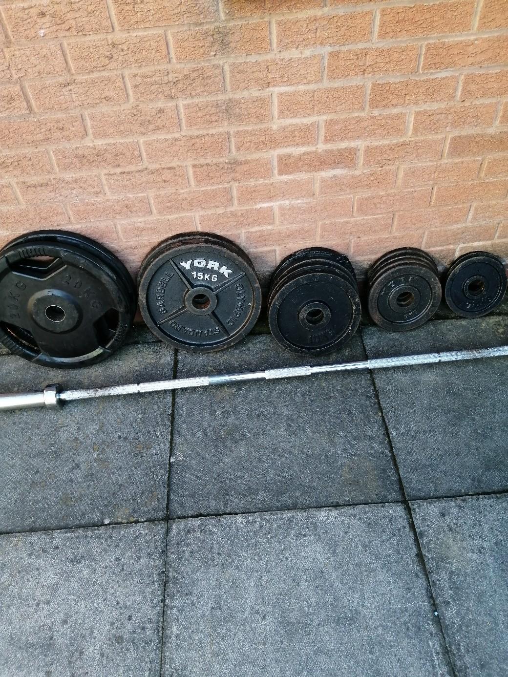 155kg Olympic Weights Set, 7ft Olympic Bar in B67 Sandwell for £250.00