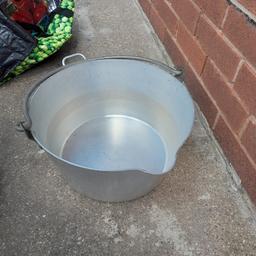 2 metal big jam pots

really good condition 

collect from Harthill S26