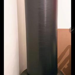Large freestanding punch bag with Everlast Evershield boxing gloves

High-density foam for optimal shock absorption · Height: 180cm

collection only from b21