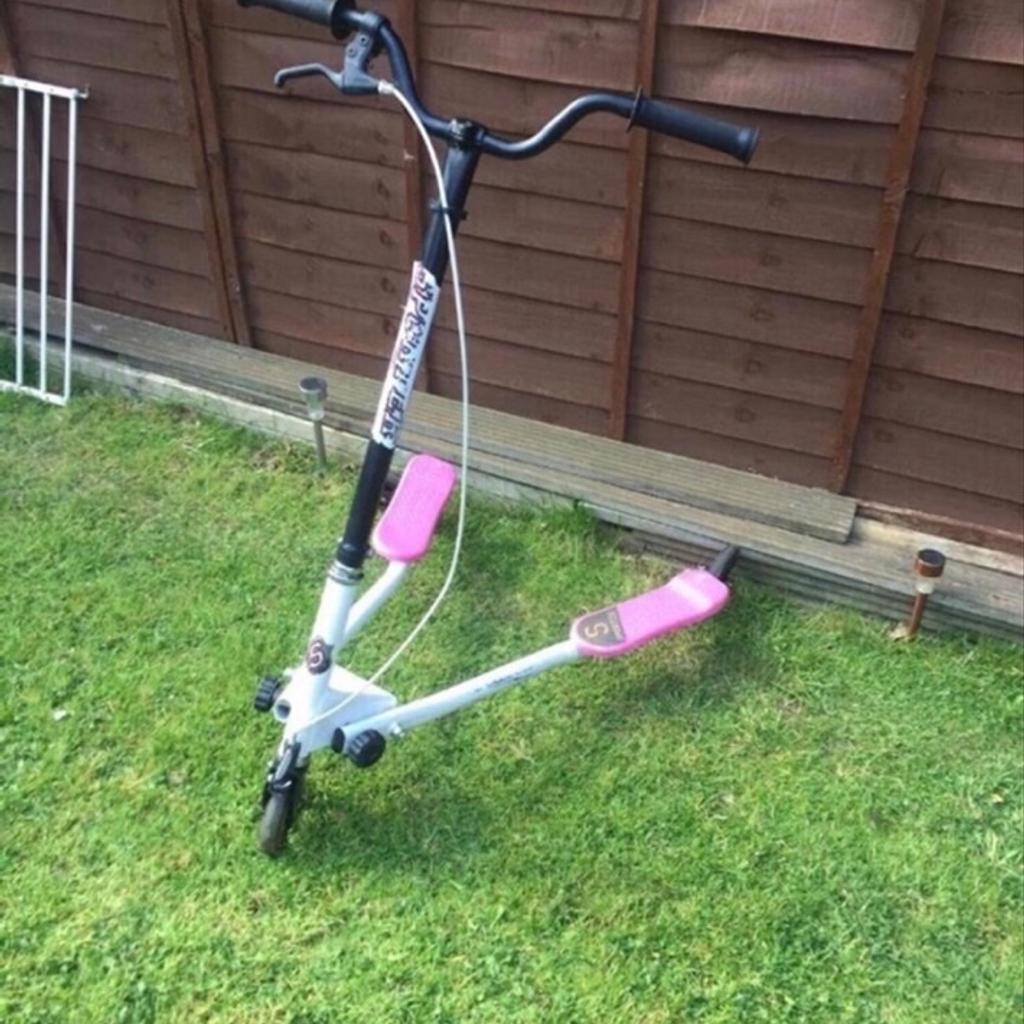 Large sporter flicker scooter large grey for kids fun paid 65.00 don’t use anymore in good condition foldable collection only ls8 or can deliver for 6.00