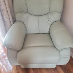 manual recliner armchair made by La-z-boy. in excellent condition and was hardly used. pale/mint green in colour. comes apart in 2 pieces for easy transportation. buyer to collect.