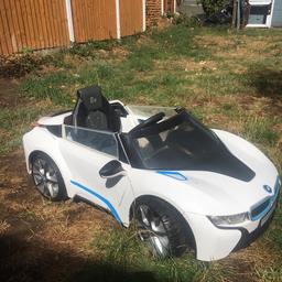 12v BMW i8 ride on car
Charger not included as misplaced hence the price
Brand new battery supplied so can be seen working
Others on my page 