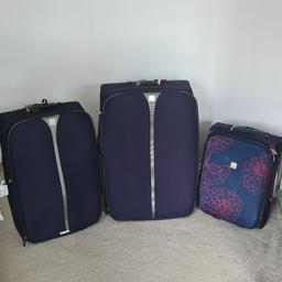 Large
medium
small cabin luggage
in great condition