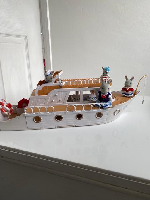 Buy & Sell County Durham Durham - DH99 - Photos for Sylvanian families boat and family