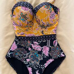New unworn swimsuit. Cup size 34G.
Detachable straps.
Still got tag on.
From clean smoke free home.
Buyer to collect from Drighlington.