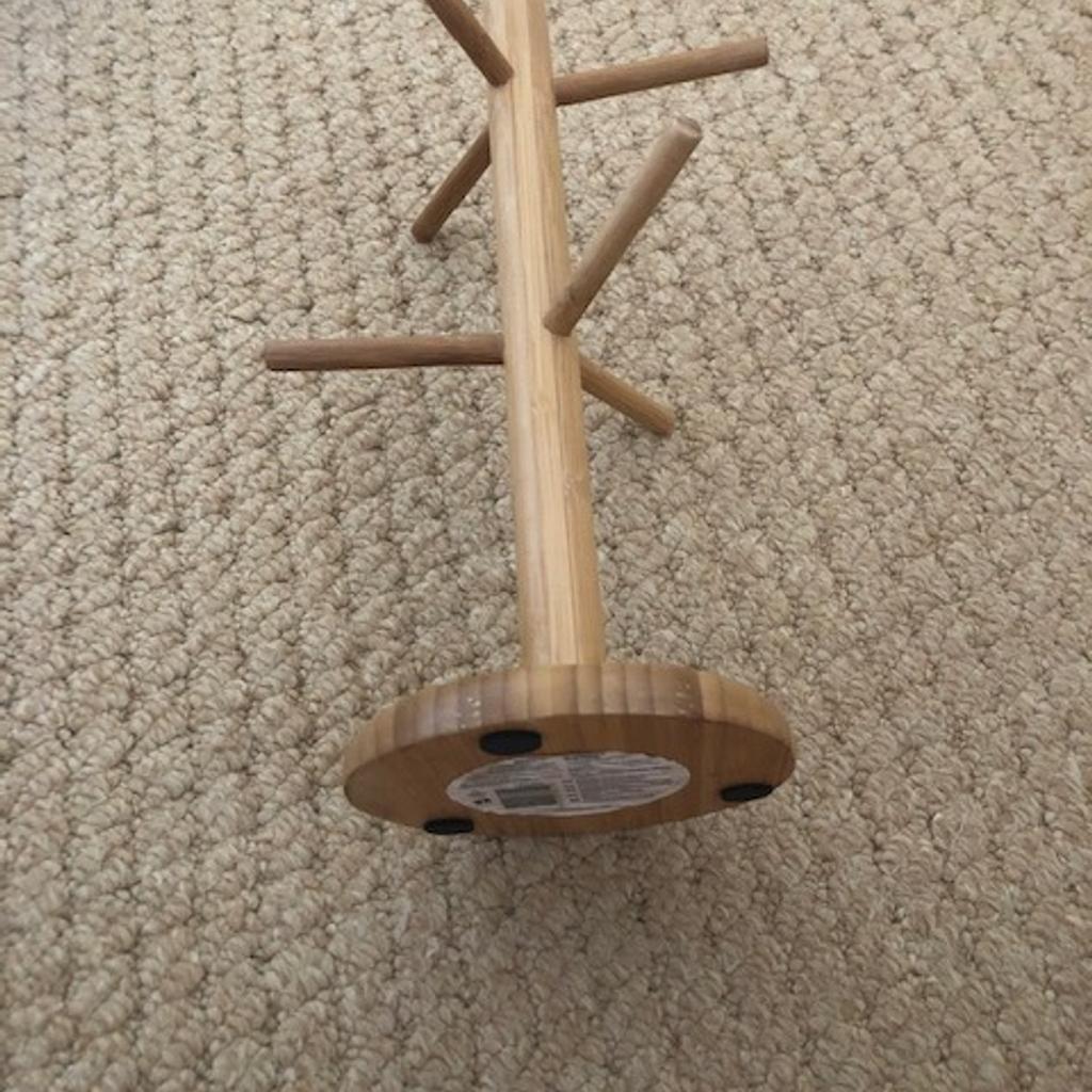 Bamboo mug tree holder for sale which holds six mugs/ cups