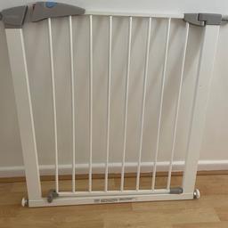I’m selling used Lindam Easy Fit Deluxe Safety Gate
