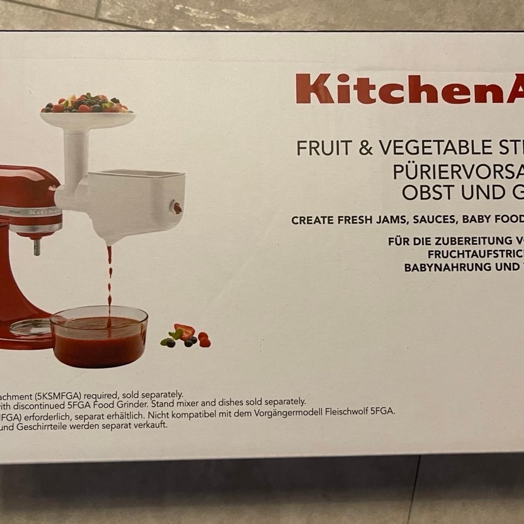 Pürieraufsatz 5KSMFVSP für KitchenAid-Küchenmaschinen zum Pürieren von Obst und Gemüse. Der Pürieraufsatz besteht aus drei Teilen: einem Siebkorb mit transparentem Spritzschutz, einem Kegelsieb und einem großen Mahlwerk.
Nagelneu Unbenutzt