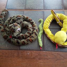 Wir geben unsere Schlangenzucht auf.
Getigerte Boa 180cm
kleine grüne Schlange 28cm
getigerte Boa mit gelbem Bauch 125cm

Sind alle drei nicht bissig, können von Anfängern gehalten werden.
Nur Vorsicht sind sehr kuschelbedürftig.