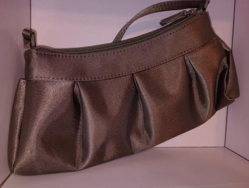 Buy & Sell West Midlands Birmingham - Photos for Silver Satin Clutch Bag