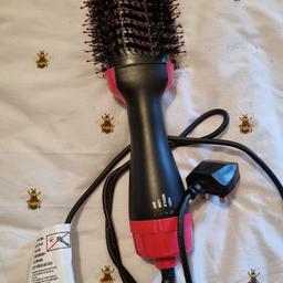 like new big curl styling brush great con £5 pick up only hindley