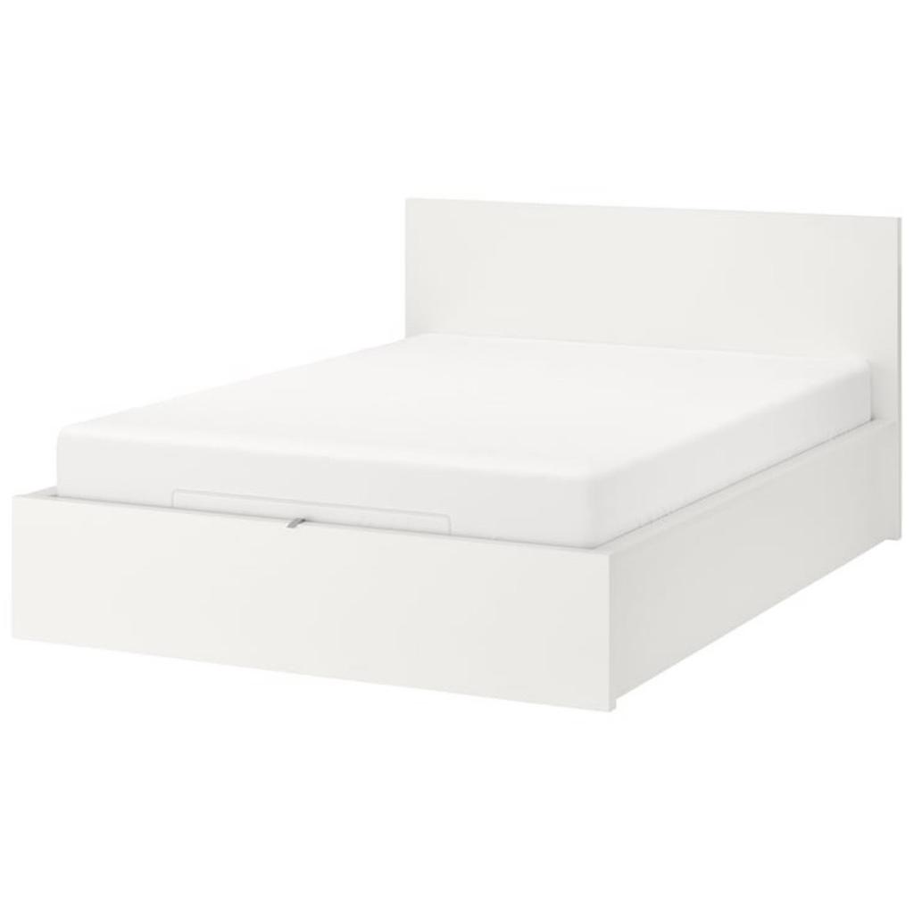 Ikea Malm Doppelbett in weiß. Mit Lattenrost zusammen abzugeben. Praktische Aufbewahrung unter dem Bett.
Sehr guter Zustand, nichts defekt oder kapput. Gebrauchsspuren sind auch keine da.
Die Matratze kann ich auch mitgeben, doch die ist alt.
Grösse:140x200