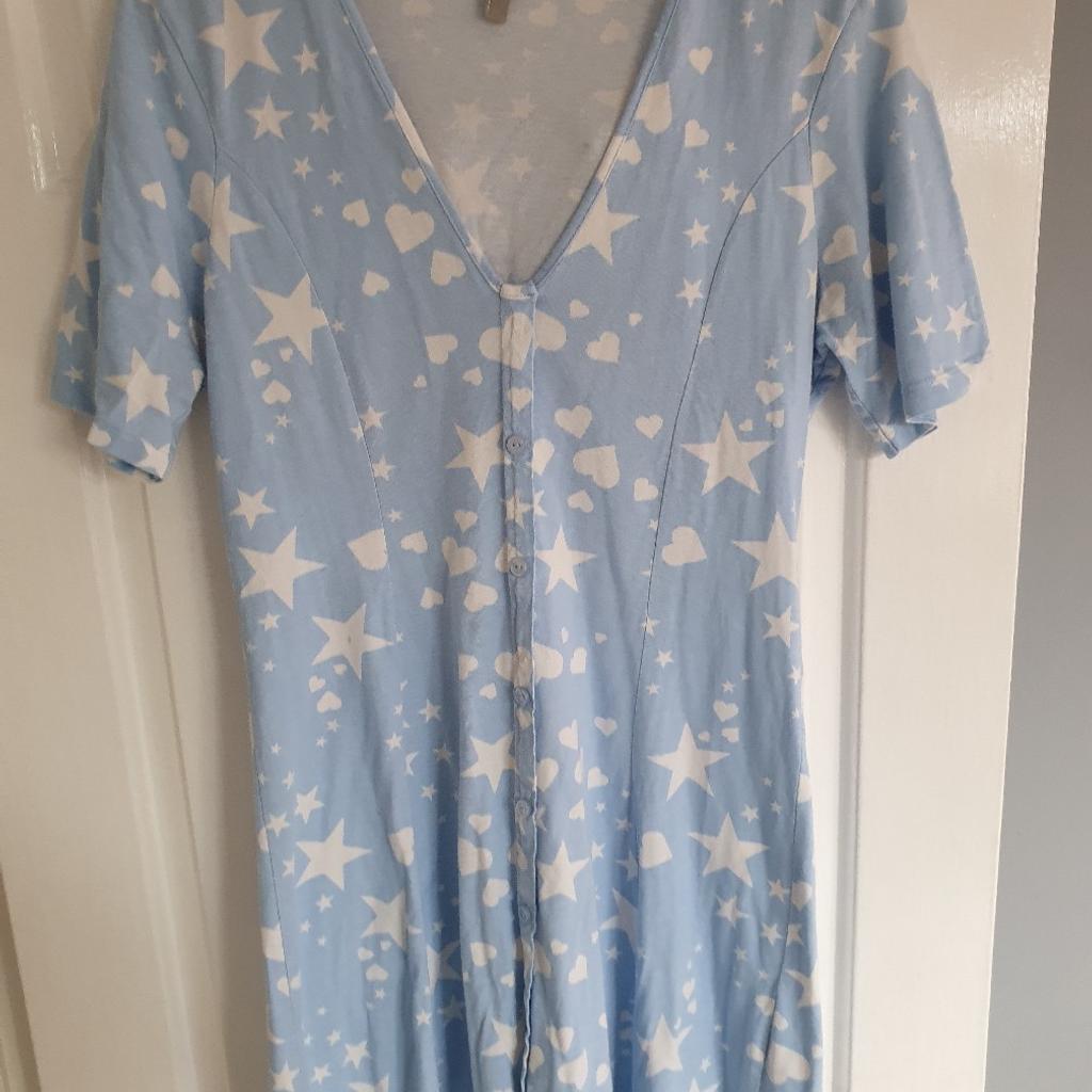 The peach one would fit a 10-12,the asos blue star dress will fit 10-12 and the denim Miss Selfridge dress has a stretchy waist so would fit a 10-12 too.
£2.50 EACH
NO other offers thanks