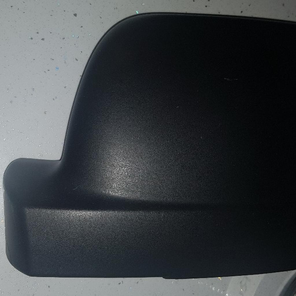 2014 left and right vauxall vivaro wing mirror covers in good condition.