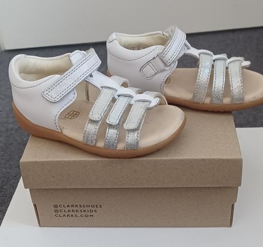 Buy & Sell Kent Dartford - Photos for Clarks Kids Zora Spark T sandals -toddlers